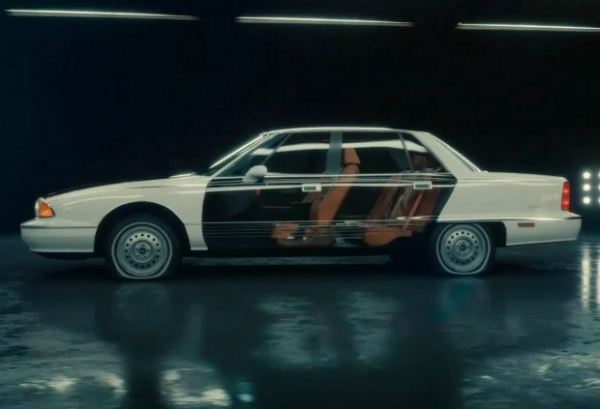 У США показали незвичайний автомобіль з оригінальним кермом та прозорими дверима