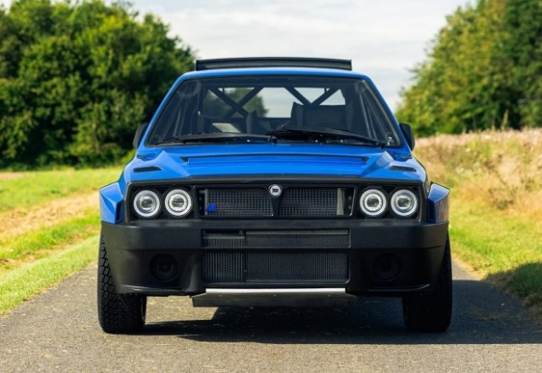 Культову Lancia Delta відродили у форматі «позашляховика» Культову Lancia Delta відродили у форматі «позашляховика»