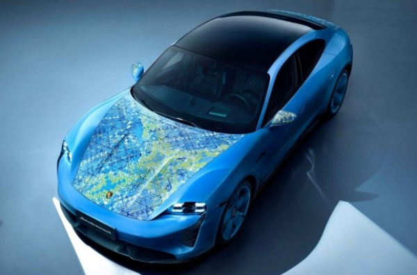Електромобіль Porsche Taycan перетворили на витвір мистецтва