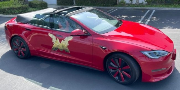 Електромобіль Tesla Model S отримав версію з відкидни верхом Електромобіль Tesla Model S отримав версію з відкидни верхом