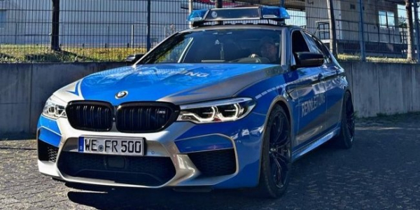 BMW M5 перетворили на поліцейський автомобіль
