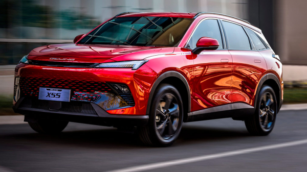 Раскрыты цены и комплектации нового кроссовера BAIC X55 для российского рынка