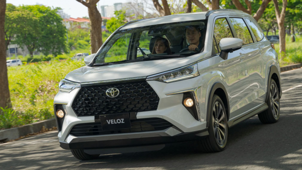 В России появился недорогой минивэн Toyota с очень надежным мотором