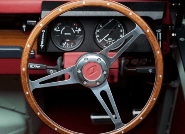 Культовий Land Rover Defender отримав особливу версію