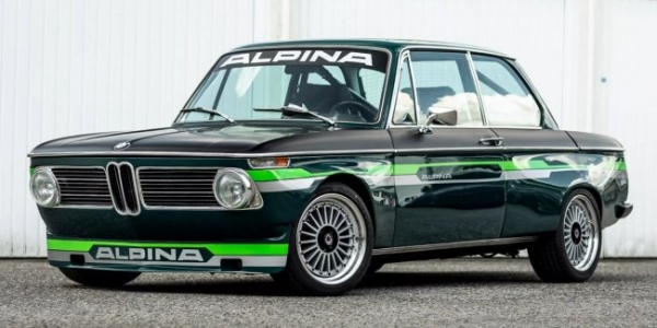 Manhart допрацював раритетний спорткар BMW 2002 tii