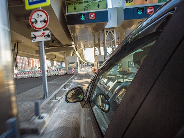 Чтобы никто не ездил: как и зачем в России строят платные дороги