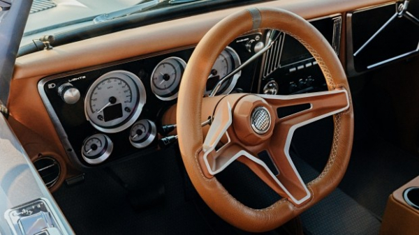 Культовий американський позашляховик 70-х повернули у виробництво