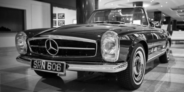 Культовий кабріолет Mercedes-Benz SL W113 повернули у виробництво