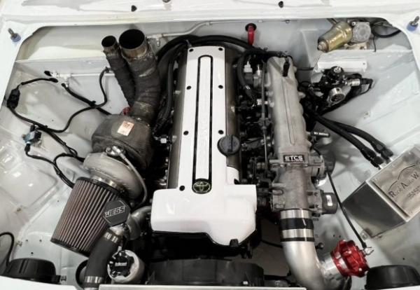 У США виконали вражаючий тюнінг ВАЗ 2105 У США виконали вражаючий тюнінг ВАЗ 2105