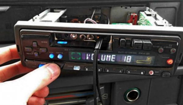 Как подключить ЮСБ к магнитоле, Bluetooth AUX и другие решения