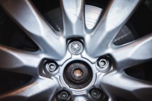 Как снять секретку дисков без специального ключа