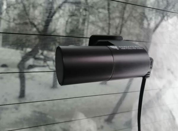 Почему салонное зеркало автомобиля должно быть умным, и как этого добиться