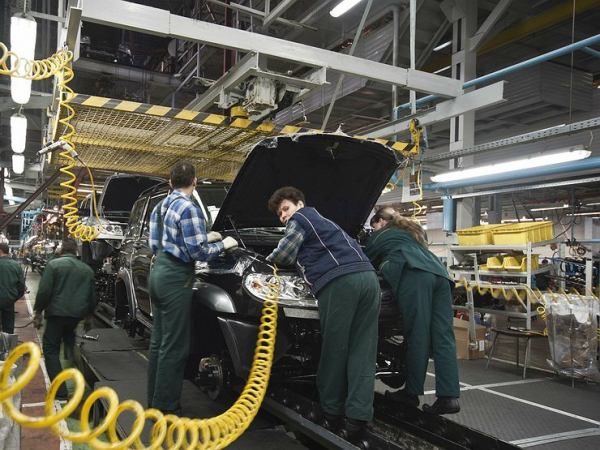 Поможет ли несчастье: что ждет российские автозаводы, попавшие под санкции США