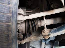 Порвался пыльник ШРУС, рулевой рейки или шаровой: можно ли ездить дальше