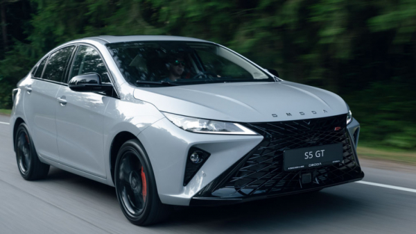 Российский показ спортивного седана Omoda S5 GT запланирован на 7 сентября 2023 года