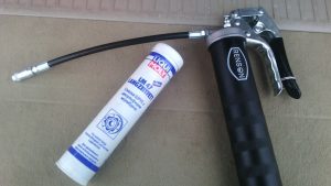 Смазочный шприц: как выбрать и особенности использования Смазочный шприц: как выбрать и особенности использования