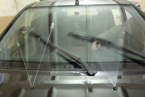 Веерные форсунки омывателя лобового стекла: преимущества и особенности