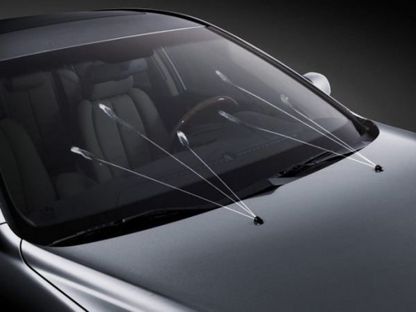 Веерные форсунки омывателя лобового стекла: преимущества и особенности