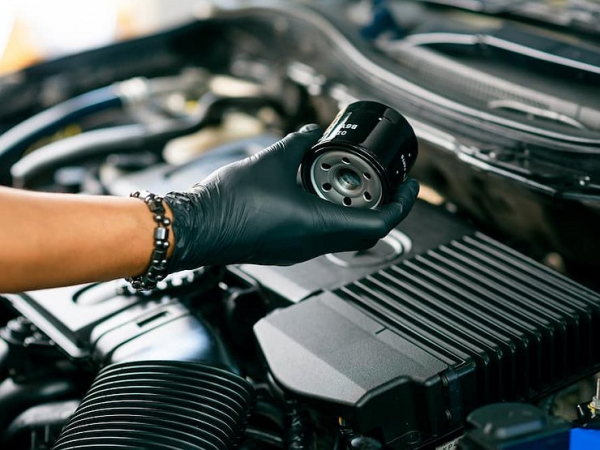 Зачем надо светить ультрафиолетом на масляный фильтр перед его заменой