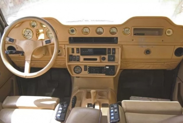 Унікальний тюнінг Mercedes G-Class 1994 року від дизайнера Луїджі Колані