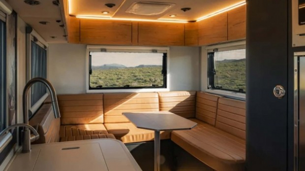 У США представили практичний будинок на колесах на базі пікапа
