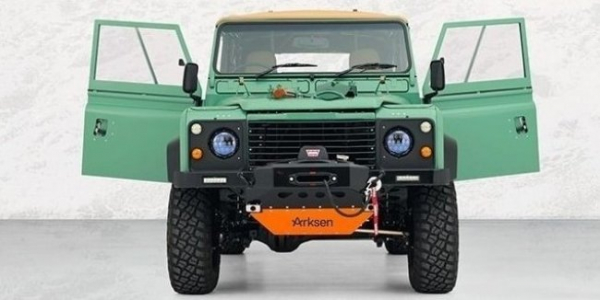 Культовий Land Rover Defender переробили на ідеальний позашляховик для експедицій