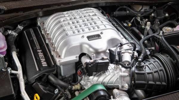 Компанія eXoMod показала дивовижний маслкар D69 Carbon Daytona