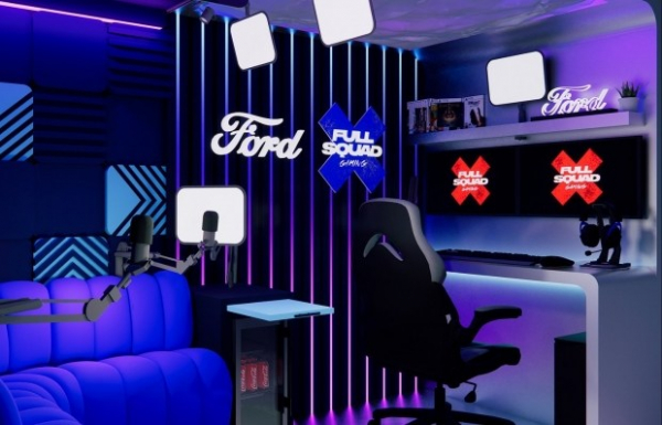 Фургон Ford Transit перетворили на ідеальну мобільну ігрову кімнату