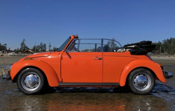 Раритетний Volkswagen Beetle перетворили на нестандартний електромобіль