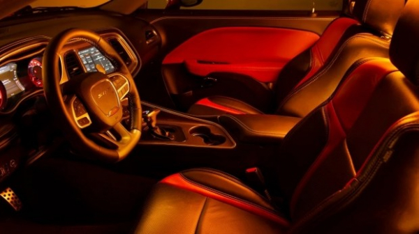 Компанія eXoMod показала дивовижний маслкар D69 Carbon Daytona