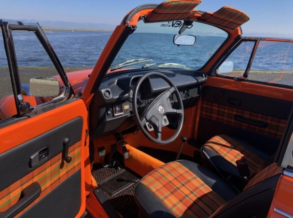 Раритетний Volkswagen Beetle перетворили на нестандартний електромобіль