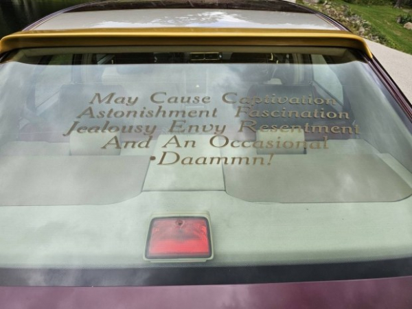 Старий Mercedes-Benz S-Class 90-х отримав екстравагантний тюнінг