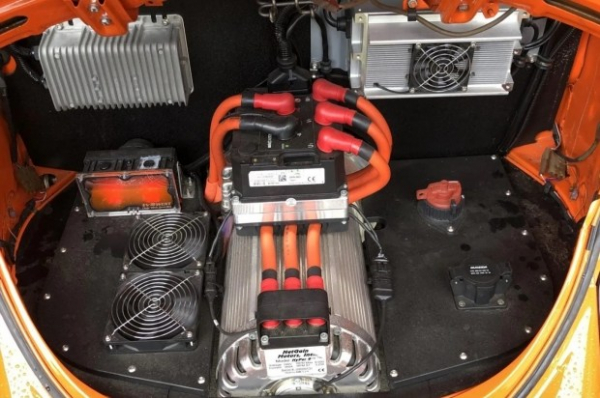 Раритетний Volkswagen Beetle перетворили на нестандартний електромобіль