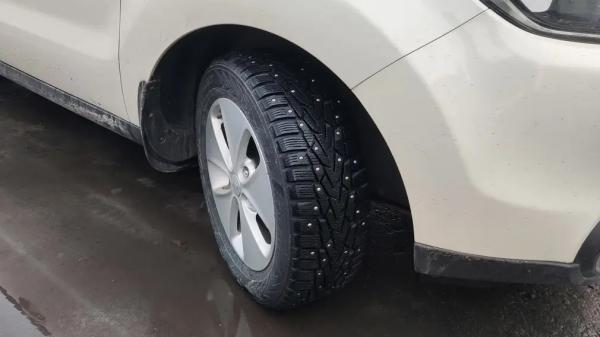 Рано - не всегда хорошо: о чем должны помнить водители, которые раньше времени установили &laquo;шиповки&raquo;