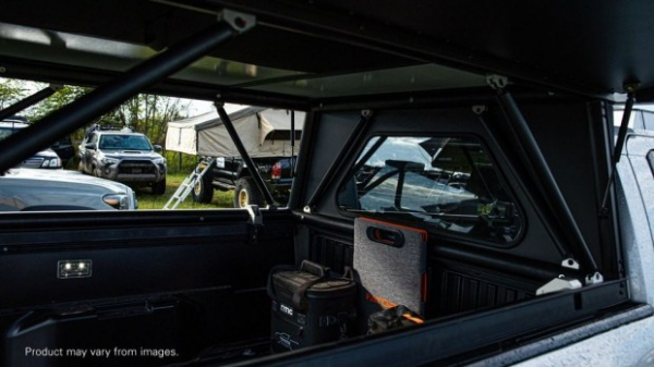 Новий пікап Toyota Tacoma перетворили на кемпер для подорожей