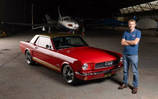 Британці перетворили яскравий класичний Ford Mustang на електромобіль Британці перетворили яскравий класичний Ford Mustang на електромобіль