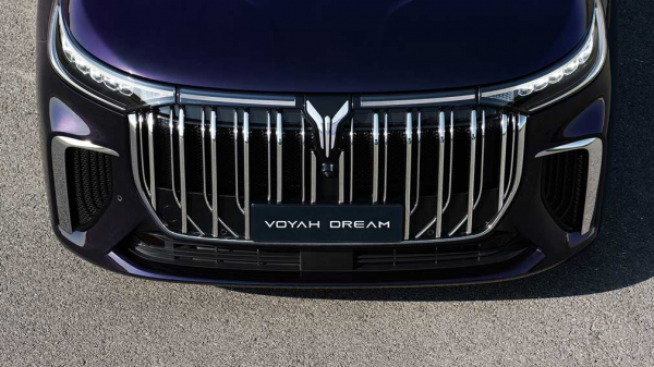 Топовый Voyah Dream стал доступен для заказа в России