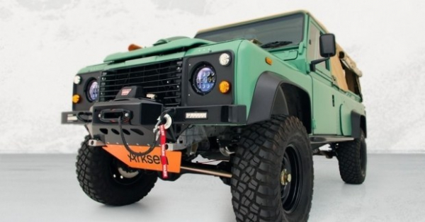 Культовий Land Rover Defender переробили на ідеальний позашляховик для експедицій