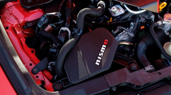 Представлено оригінальний позашляховий спорткар Nissan