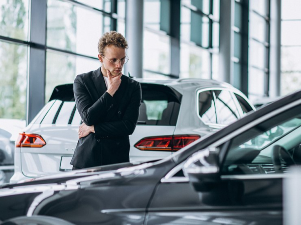 Дилерам конец: почему автопроизводители начали избавляться от посредников