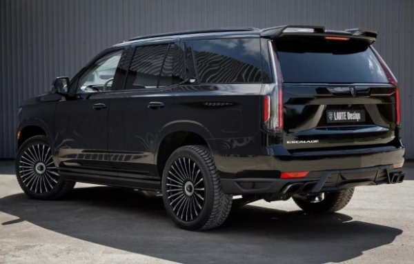 Cadillac Escalade приміряв кузовний обвіс від Larte Design