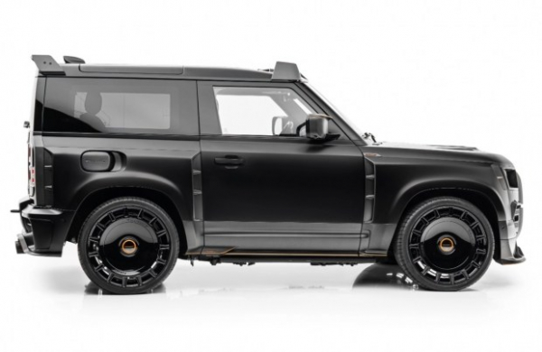 Ательє Mansory презентувало Defender Black Edition
