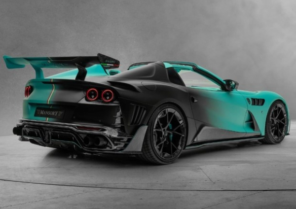 Представлено новий екстравагантний суперкар Ferrari