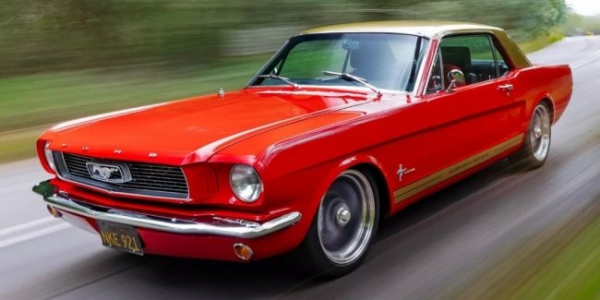 Британці перетворили яскравий класичний Ford Mustang на електромобіль Британці перетворили яскравий класичний Ford Mustang на електромобіль