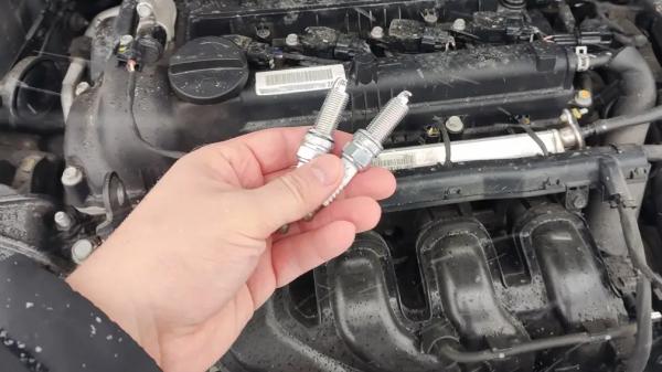 Лучше не экономить: названы последствия несвоевременной замены свечей зажигания Лучше не экономить: названы последствия несвоевременной замены свечей зажигания