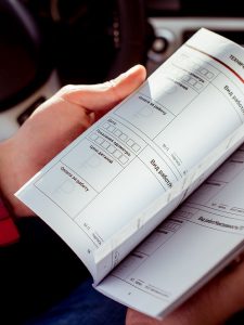 Как определить скрученный пробег автомобиля: что нужно знать