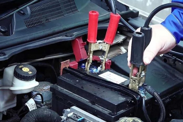 Как правильно прикурить автомобиль от другого автомобиля