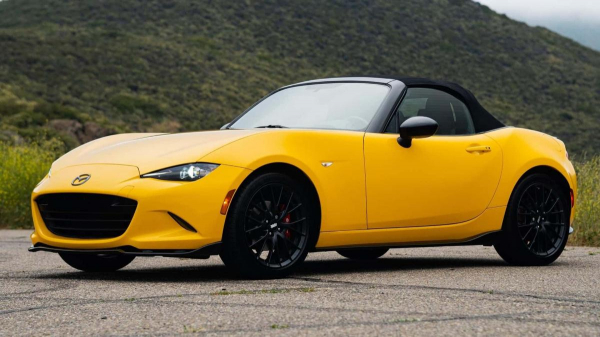На аукционе продается сильно модернизированная версия Mazda MX-5 2016  На аукционе продается сильно модернизированная версия Mazda MX-5 2016