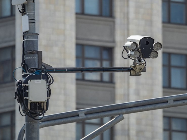 Не только камеры ГИБДД: за российскими водителями будет следить нейросеть