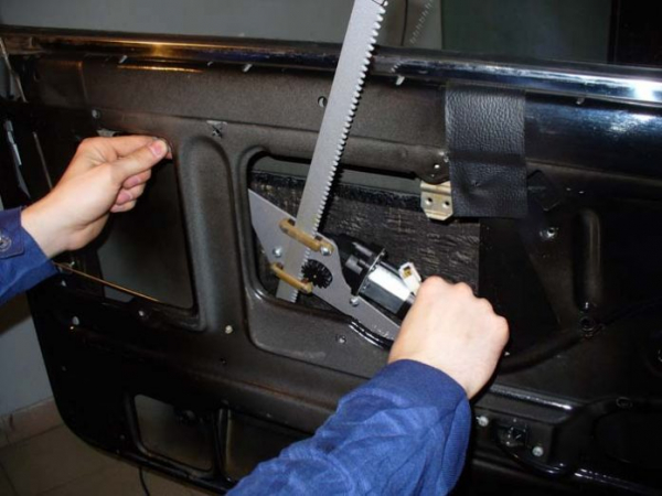 Подключение стеклоподъемников своими руками: что нужно знать